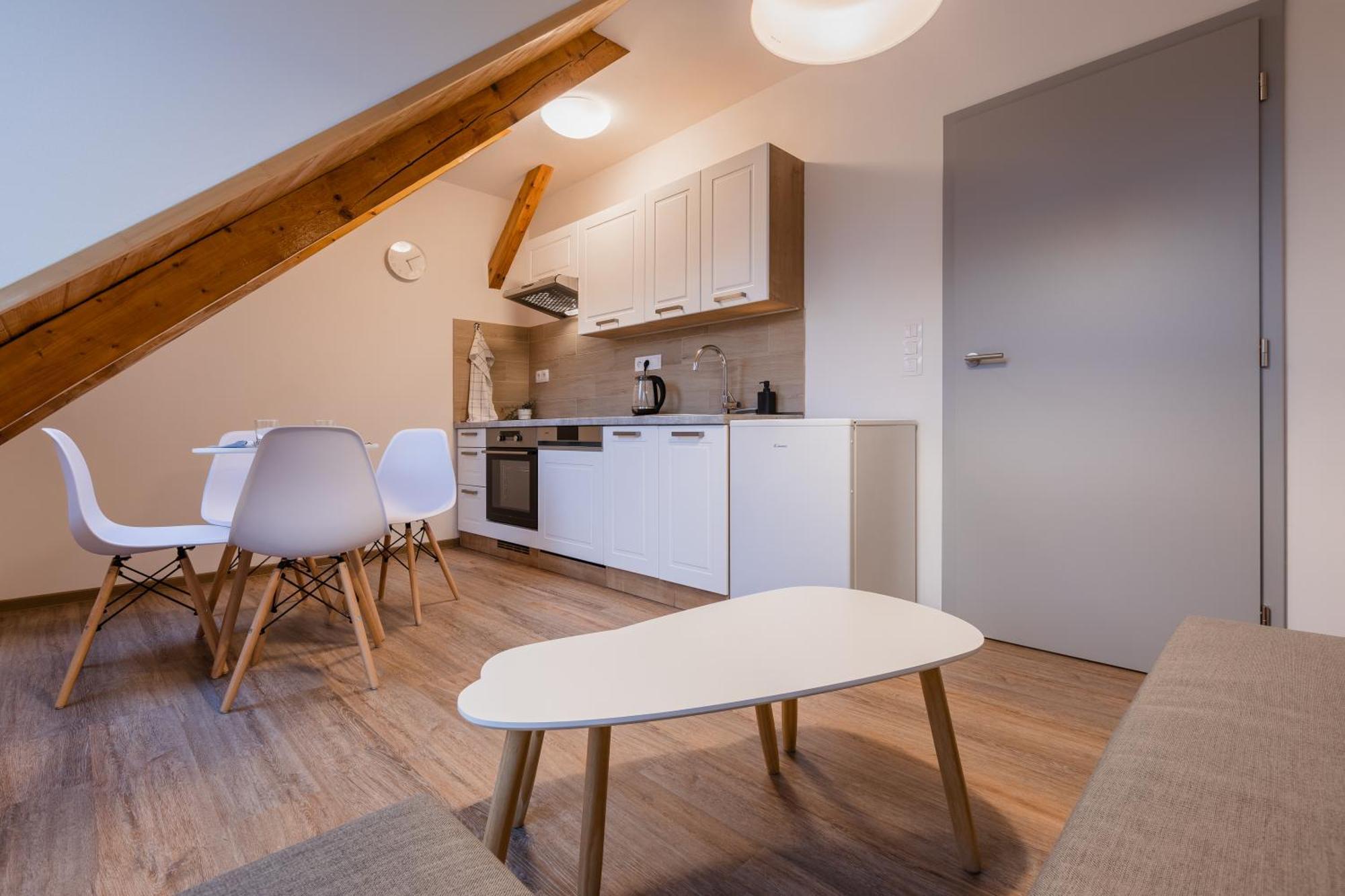 Apartment Romanticky Loft Parking U Hlavniho Nadrazi Olomouc